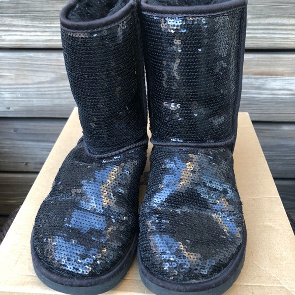 Black Ugg Classic Short Sparkle - Picture 6 of 10